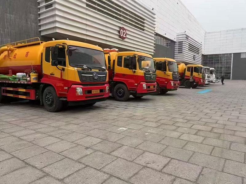 吸污车抽污水 (6)